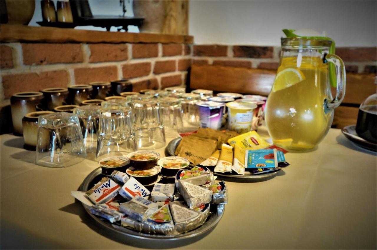 Restauracia Penzion Na Mlyne Stará Turá エクステリア 写真